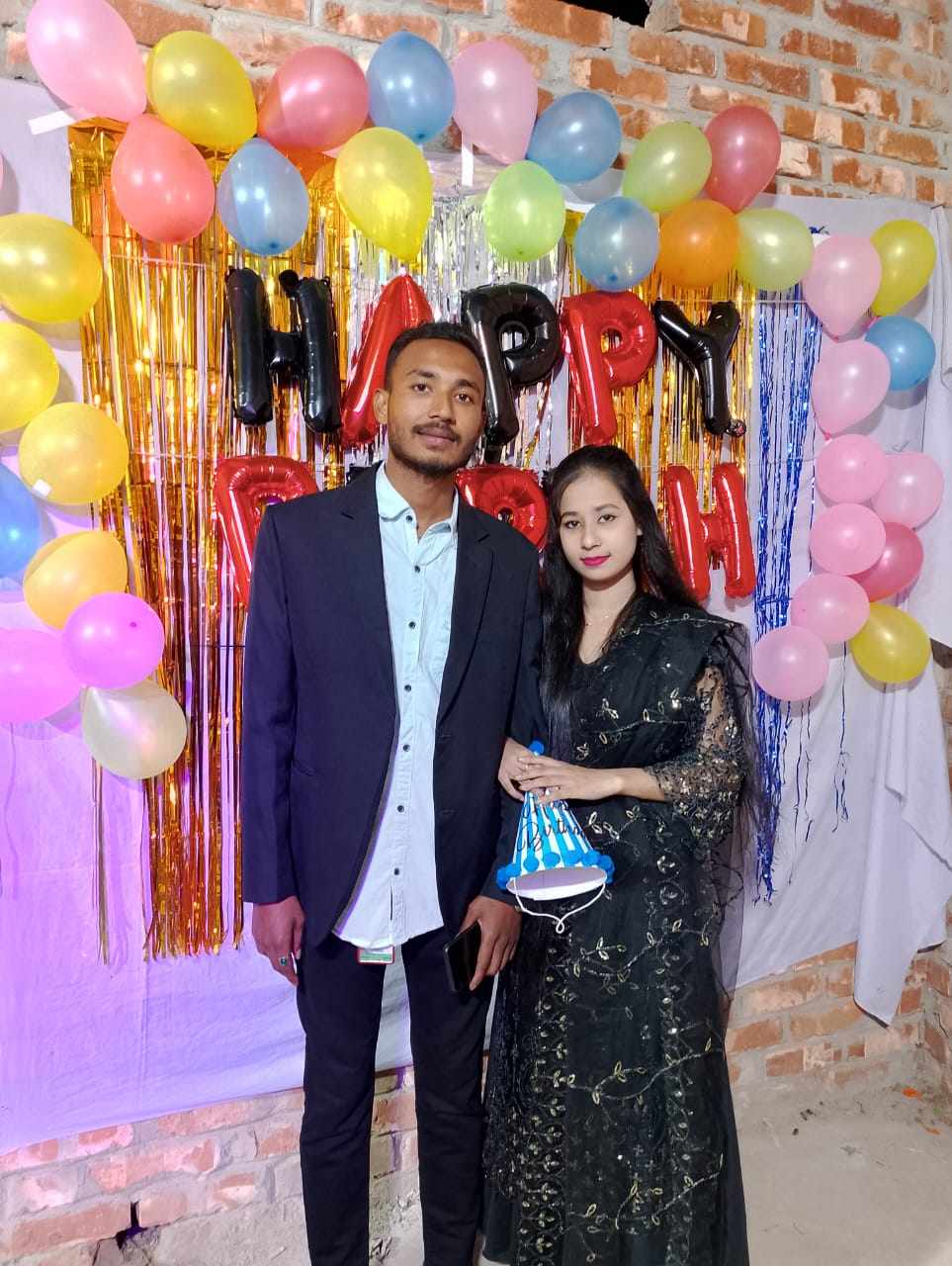 বগুড়া সাংবাদিক জয় ফেমাস সাদ্দাম ও তার স্ত্রী শুভ জন্মদিন পালন করেন