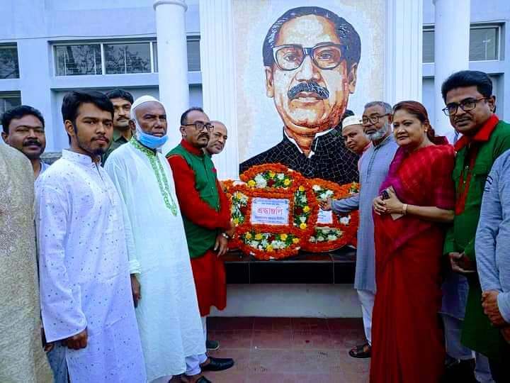বঙ্গবন্ধু ও বীর শহীদদের প্রতি শ্রদ্ধা নিবেদন