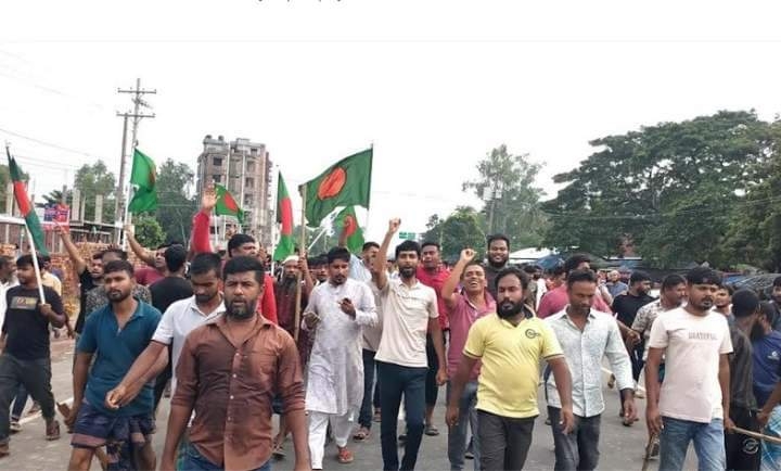 নন্দীগ্রামে হাজারো মানুষের বিজয় উল্লাস।