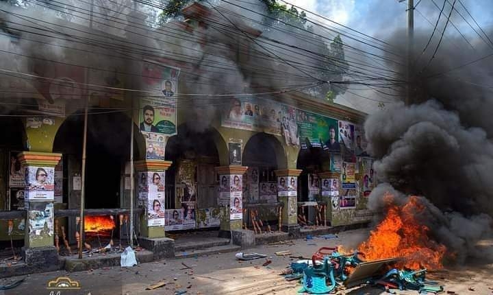 জেলা বিএনপি কার্যালয়ে হামলা,ভাংচুর,অগ্নিসংযোগ, লুটপাট-মামলাদায়ের।