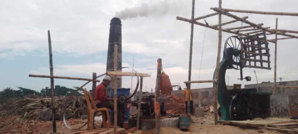 দুমকি উপজেলায় অবৈধ ইটভাটায় বিপন্ন পরিবেশ!