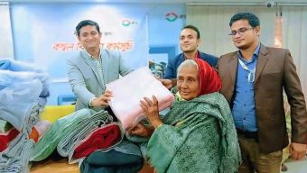 পলাশবাড়ীতে শীতার্ত অসহায় মানুষের পাশে দাঁড়ালো আইএফআইসি ব্যাংক