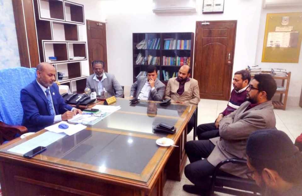 পটুয়াখালী ভার্সিটির শাখা প্রধানদের সাথে নবনিযুক্ত রেজিস্ট্রারের মতবিনিময়
