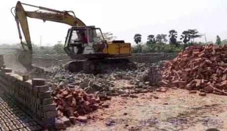 অবৈধ ইটভাটা উচ্ছেদের সময় ম্যাজিস্ট্রেট এর উপর হামলা
