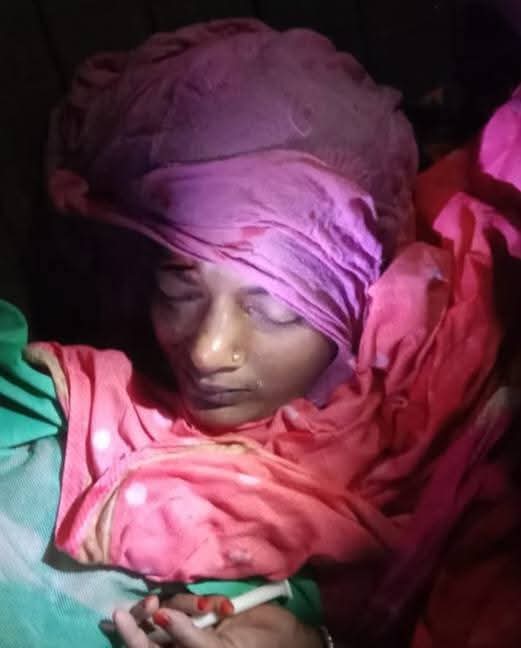 ঝড়ের কবলে বটগাছের চাপায়,নারীর মৃত্যু