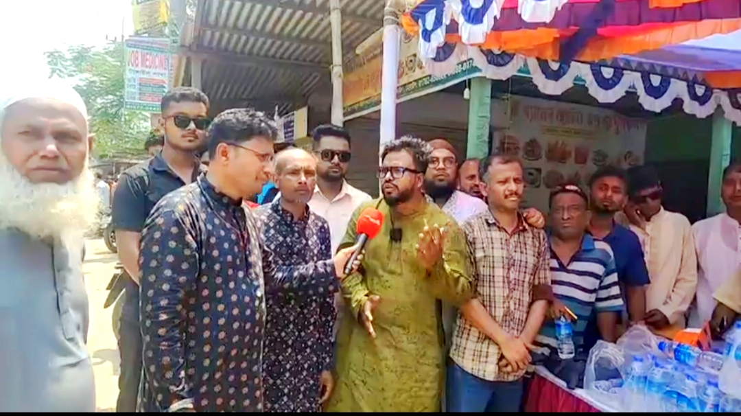 টাঙ্গাইল-৫ সদর আসনের বিএনপি’র মনোনয়ন প্রত্যাশী এডভোকেট ফরহাদ ইকবালের পক্ষ থেকে বিশুদ্ধ পানি ও খাবার স্যালাইন বিতরণ।