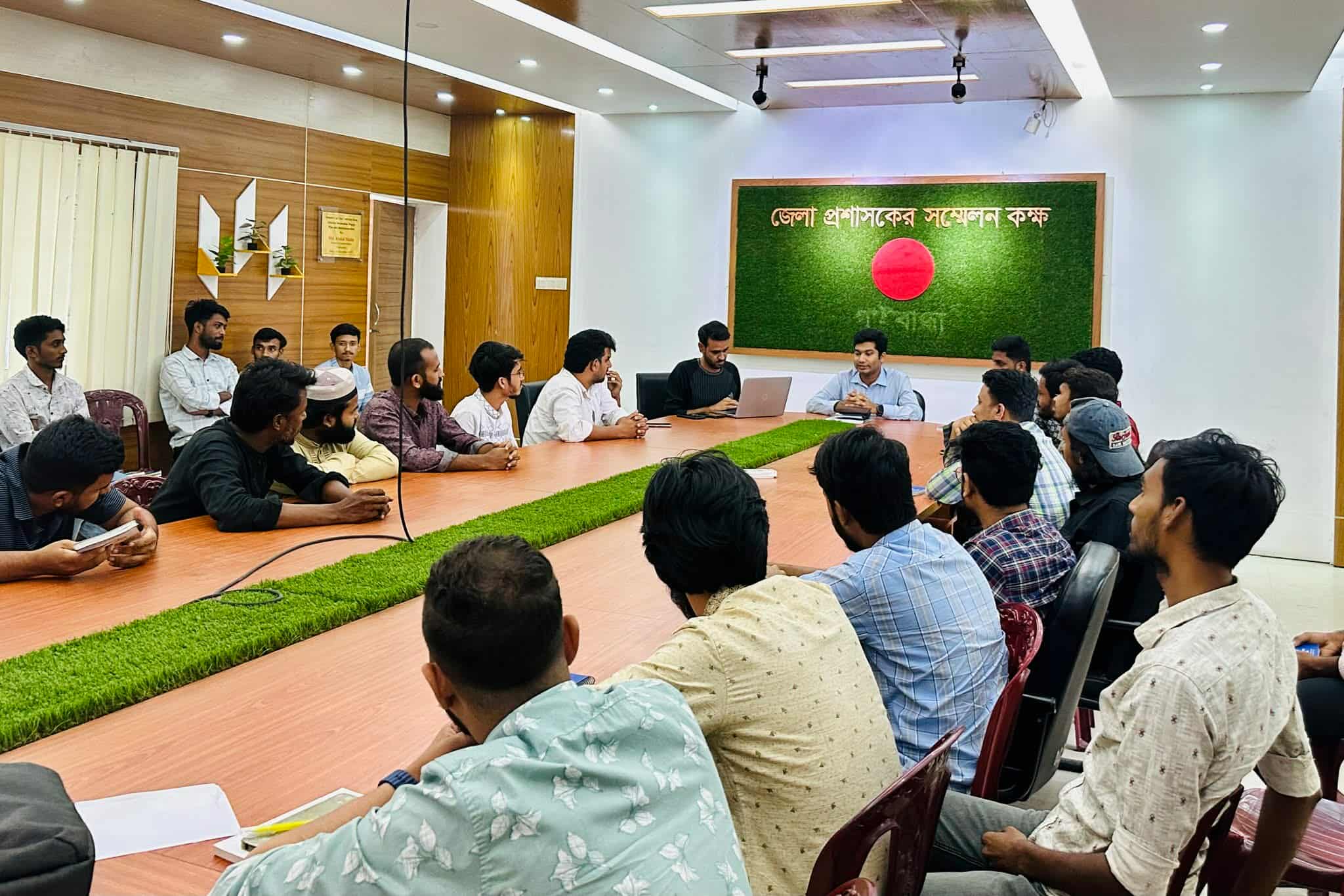 ফ্রিল্যান্সিং বাড়ছে আত্ব নিভর্রশীলতা।