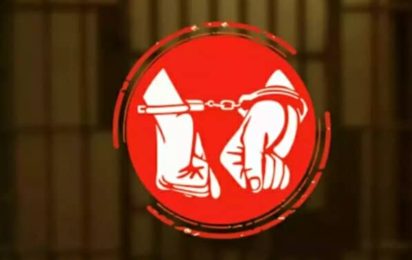 নোয়াখালী ইয়াবাসহ পুলিশ কনস্টেবলকে গ্রেপ্তার করেছে ডিবি।