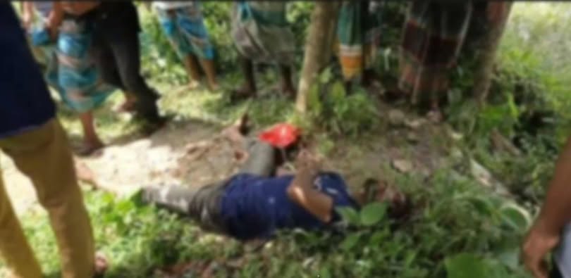 লাকসাম আজগরা ইউনিয়নের  বড়বাম গ্রামে এক অজ্ঞাত ব্যক্তির লাশ পুলিশ উদ্ধার করে থানা নিয়ে এসেছে।