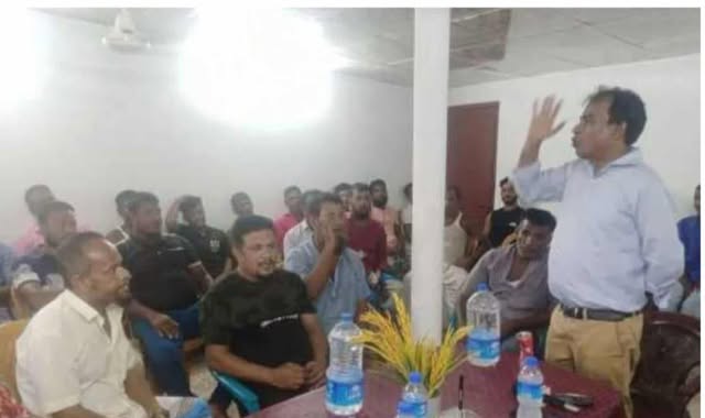 সিলেট গোয়াইনঘাটে ডাউকি নদীতে চাঁদাবাজদের কাছে বালু শ্রমিকরা জিম্মি।