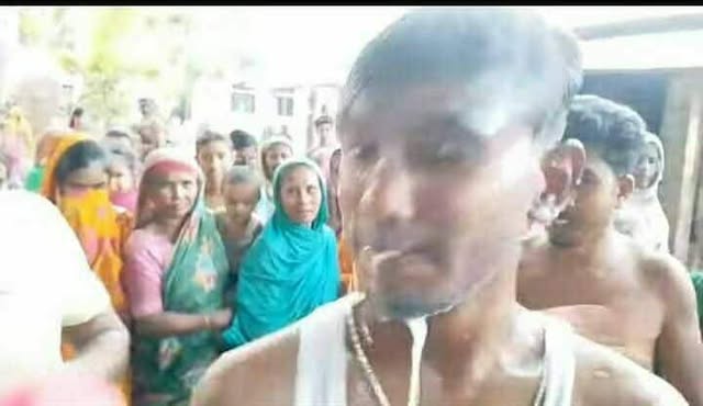 স্ত্রী’কে তালাক দিয়ে দুধ দিয়ে গোসল..! চাঞ্চল্য সহ নানা মিশ্র প্রতিক্রিয়া ।