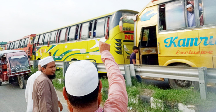 টাঙ্গাইল থেকে পৌনে ৩০০ বাস নিয়ে ঢাকার পথে জামায়াত