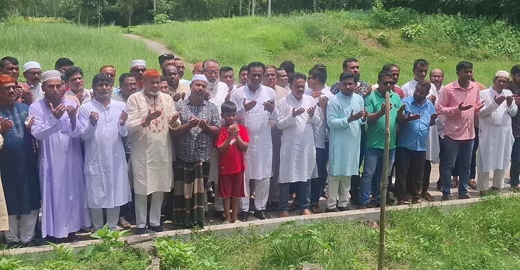 মাইলস্টোন ট্র্যাজেডি টাঙ্গাইলের নিহত দুই শিক্ষার্থীর বাড়িতে বিএনপি নেতাকর্মীরা