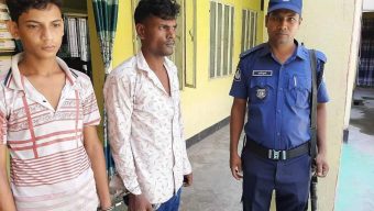 সাদুল্লাপুরে অটো ভ্যান চালকের সাহসে ২ জন অটোভ্যান ছিনতাই কারী আটক।