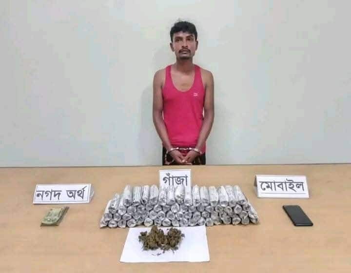 কুমিল্লা চৌদ্দগ্রামে সেনাবাহিনীর এক অভিযানে মাদকদ্রব্য সহ এক যুবক আটক করেছে সেনাবাহিনী