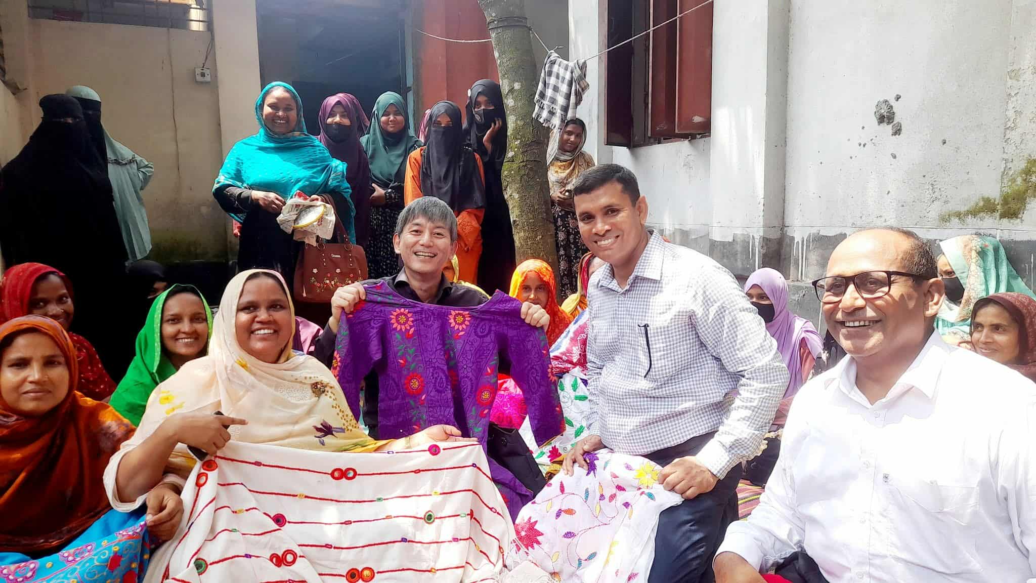 মিতু এমব্রয়ডারি পল্লী পরিদর্শন করলেন জাপান আন্তর্জাতিক সহযোগিতা সংস্থা (JICA)