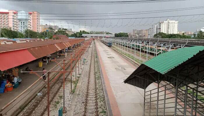 আইন শৃঙ্খলা বাহিনীর চোখের সামনেই গড়ে উঠেছে চট্টগ্রাম রেলস্টেশন মাদক ও অবৈধ কর্মকান্ডের স্টেশন!