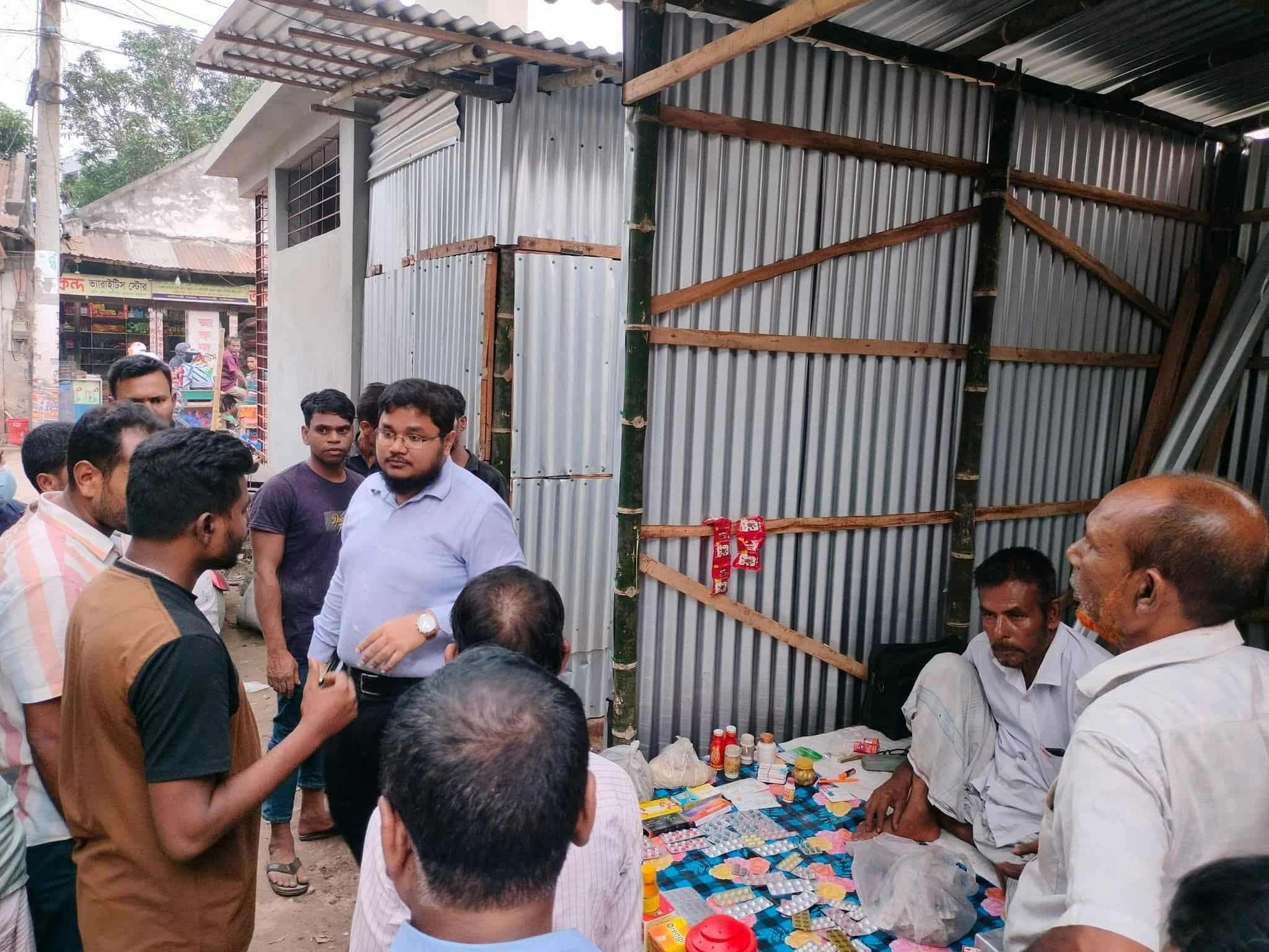 গাইবান্ধা জেলার পলাশবাড়ী উপজেলার কালীবাড়ী বাজারে অবৈধ দখল উচ্ছেদ।