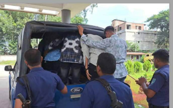 নববধূ গণধর্ষন শিকারের অভিযোগে স্বামীসহ ৭ জনকে আটক করছে পুলিশ