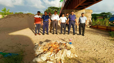 কর্ণফুলী নদী থেকে ১২ হাজার মিটার কারেন্ট জাল জব্দ।