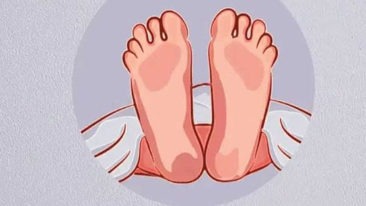 অসুস্থ স্বামী বিষ খেয়ে আত্মহত্যা করেন।