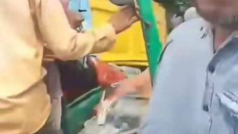 এক ভয়াবহ সড়ক দুর্ঘটনা ঘটেছে যার উদ্ধার কাজ চলছে।