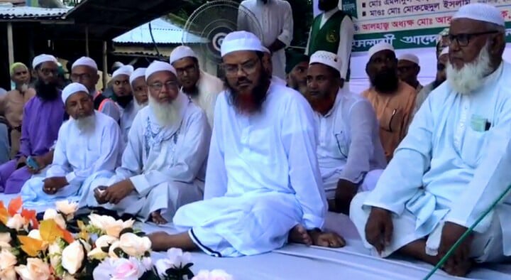 হিলিতে ইসলামী আন্দোলন বাংলাদেশের পথসভা অনুষ্ঠিত।