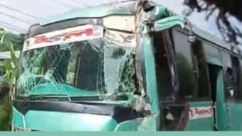 যাত্রীবাহী বাস মুখোমুখি সংঘর্ষে আট জন (৮)আহত