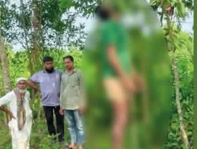 গাছের মধ্যে ঝুলন্ত অবস্থায় এক যুবকের লাশ উদ্ধার।