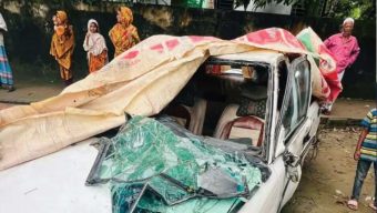 প্রশিক্ষণের প্রাইভেটকার নিয়ন্ত্রণ হারিয়ে পুকুরে এতে একজনের মৃত্যু।