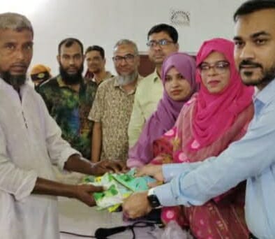 কালীগঞ্জে ক্ষুদ্র ও প্রান্তিক কৃষকের মাঝে বীজ ও সার সহায়তা প্রদান