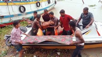 মনপুরায় বজ্রপাতে এক কৃষকের দুই গরুর মৃত্যু ও আহত কৃষক