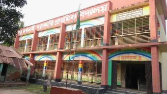 পার্বতীপুরে শিক্ষকের কটুক্তি অভিযোগে উত্তেজনা: নীরব প্রশাসন, আতঙ্কে গ্রাম