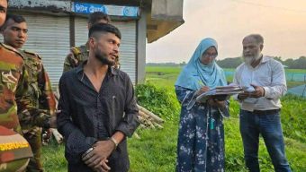 সেনাবাহিনী ও পুলিশের যৌথ অভিযানে এক মাদক সেবন কারি কে মাদক সহ আটক করেছে