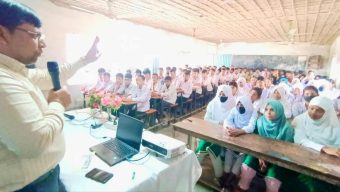 জাতীয় নিরাপদ সড়ক দিবসে আলোচনা সভা অনুষ্ঠিত