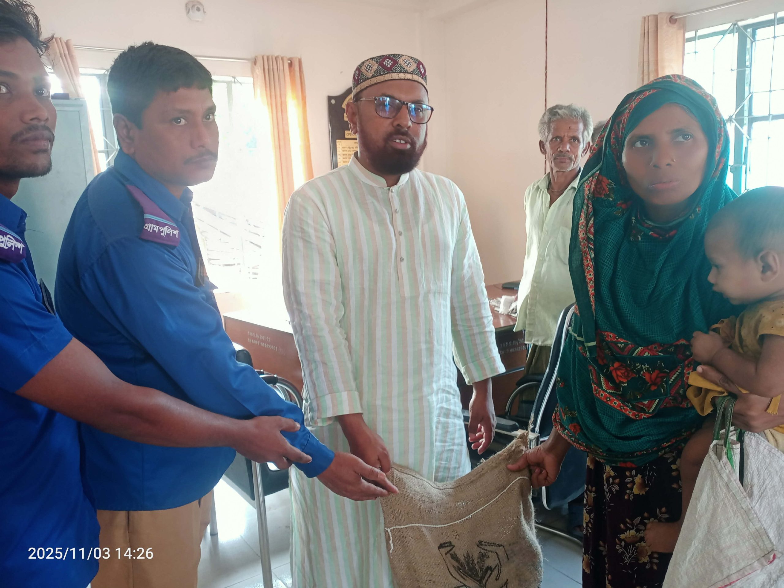 নিজ ইউনিয়নে জনসেবামূলক কার্যক্রম করে ব্যাপক প্রশংসিত চেয়ারম্যান সাজ্জাদ হোসেন