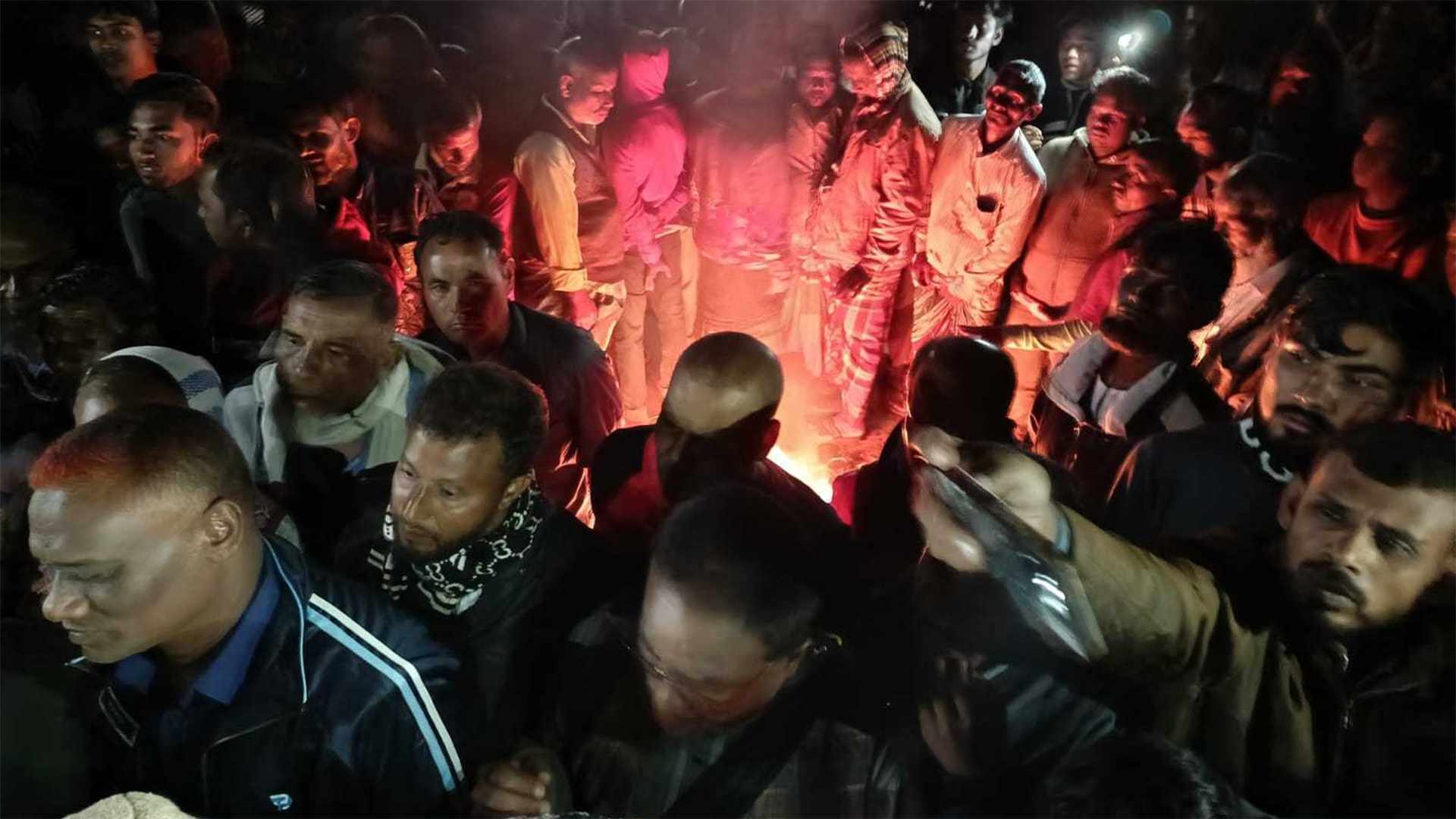 ঠাকুরগাঁওয়ে স্কুলশিক্ষার্থীর মরদেহ নিয়ে সড়ক অবরোধ