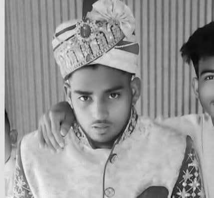 নোয়াখালিতে গাছ কাটতে গিয়ে পড়ে এক যুবকের মৃত্যু