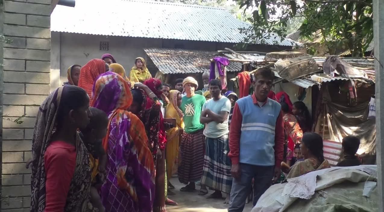 খিচুরি খাওয়া নিয়ে মারপিটে ঔষধ ব্যবসায়ী নিহত।