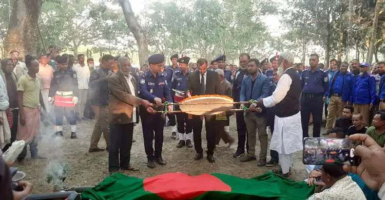 হত্যার শিকার মুক্তিযোদ্ধা দম্পতির সৎকার সম্পন্ন, অজ্ঞাত আসামির বিরুদ্ধে মামলা