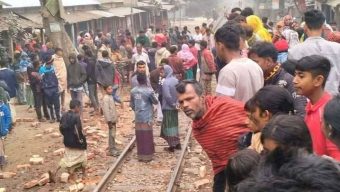 গাইবান্ধায় ট্রেনের সঙ্গে পাওয়ার টিলারের সংঘর্ষ
