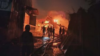 কলকাতায় গুদামে ভয়াবহ অগ্নিকাণ্ড: ২০ শ্রমিক নিখোঁজ