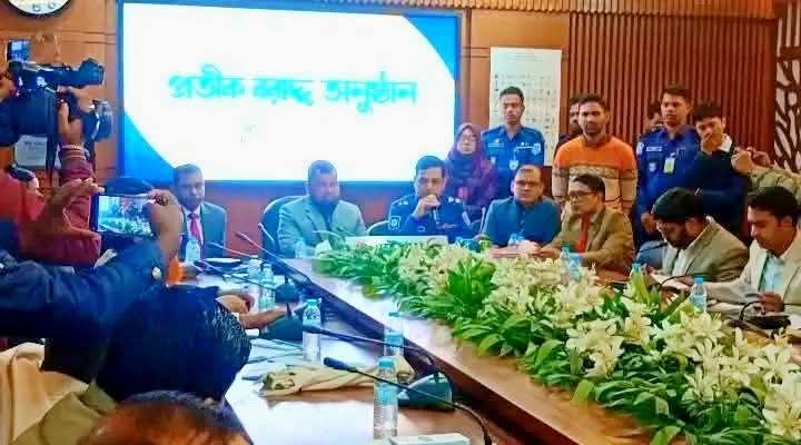 গাইবান্ধা জেলার ৫ টি সংসদীয় আসনের প্রার্থীদের মাঝে প্রতিক বরাদ্দ।