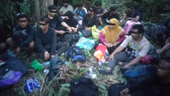 মালয়েশিয়া থেকে অবৈধভাবে দেশে ফেরার চেষ্টা, ৪ বাংলাদেশিসহ আটক ৩৪