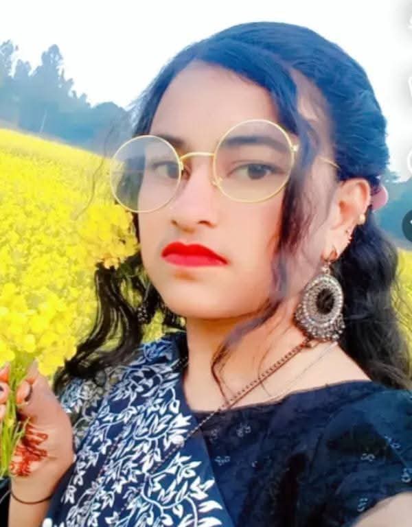 সেপটিক ট্যাংক থেকে স্কুলছাত্রীর লাশ উদ্ধার।