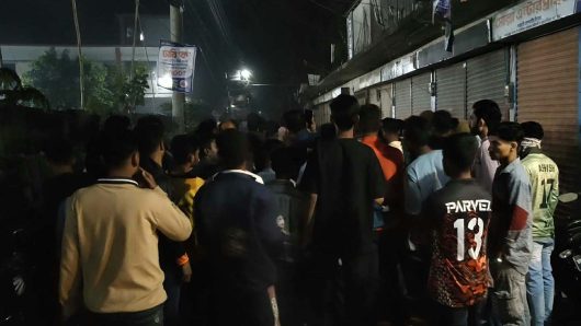 পিরোজপুরে ঈদ পরবর্তী প্রীতি ফুটবল ম্যাচ: খেলার সময় হাতাহাতি, উত্তাপ ছড়ালো মাঠের বাইরেও।