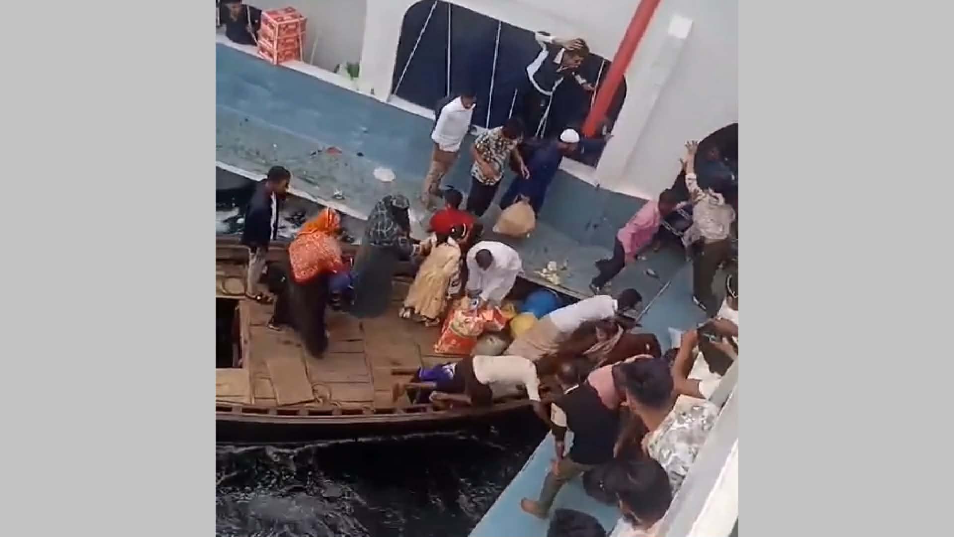 ঈদে বাড়ি ফেরা হলো না, দুই লঞ্চের চাপায় নিহত ১