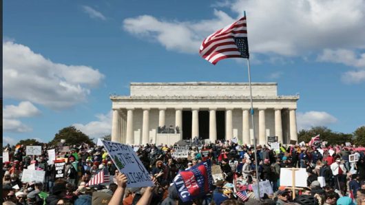 ট্রাম্পের বিরুদ্ধে ‘নো কিংস’ বিক্ষোভে উত্তাল যুক্তরাষ্ট্র।