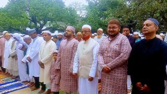 ধর্মীয় ভাবগাম্ভীর্যের মধ্য দিয়ে পলাশবাড়ী কেন্দ্রীয় ঈদগাহ মাঠে পবিত্র ঈদুল ফিতর উদযাপন।