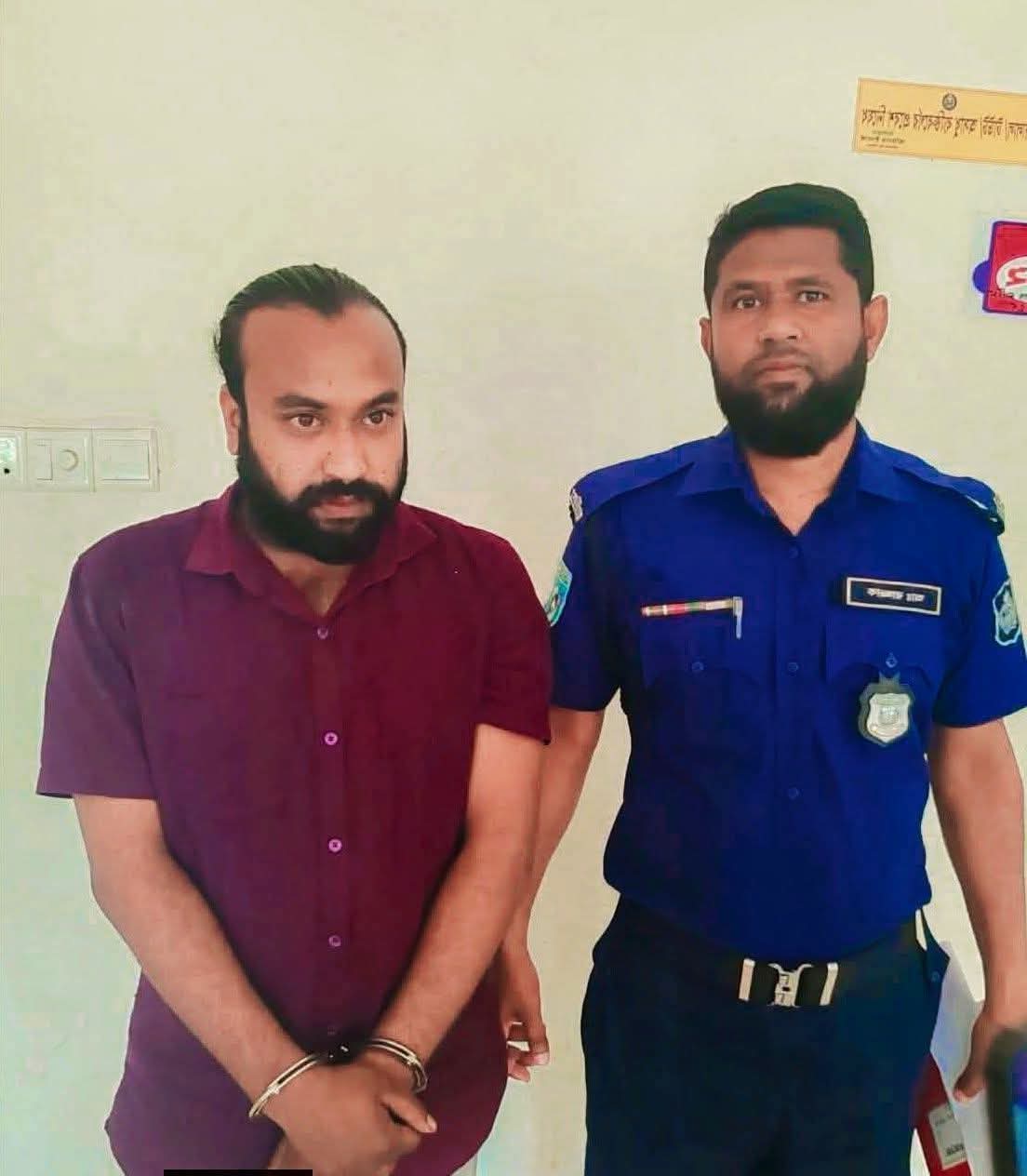 গোবিন্দগঞ্জে ধর্ষণ ও ভিডিও ধারণ করে ব্লাকমেইল : যুবক গ্রেপ্তার।